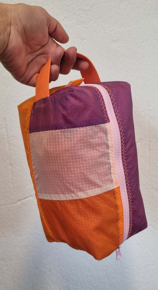 Trousse de toilette violette orange blanc zip rose
