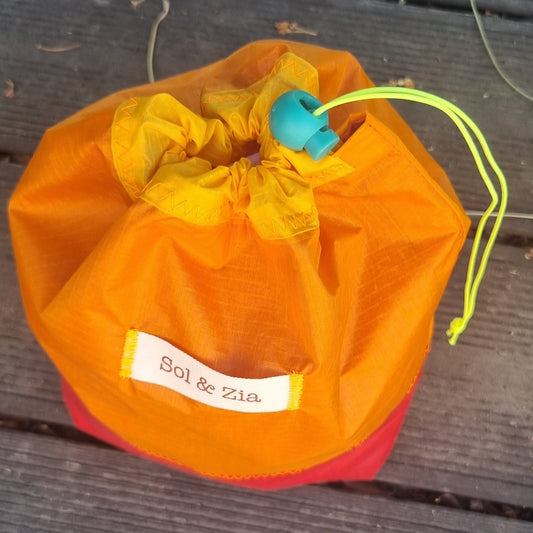 Pochon imperméable orange rouge jaune