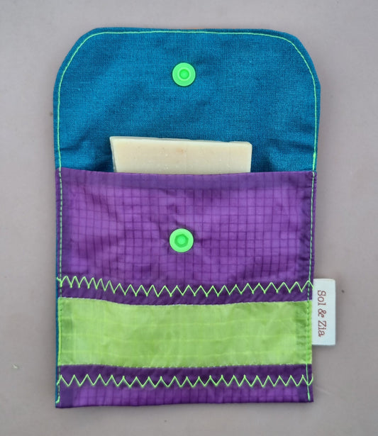 Etui savon jaune violet vert