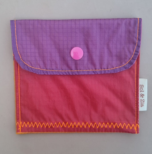 Etui savon rouge violet
