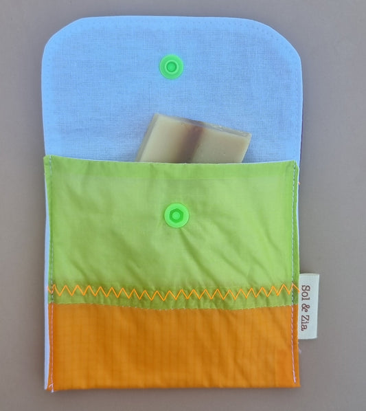 Etui savon vert orange violet
