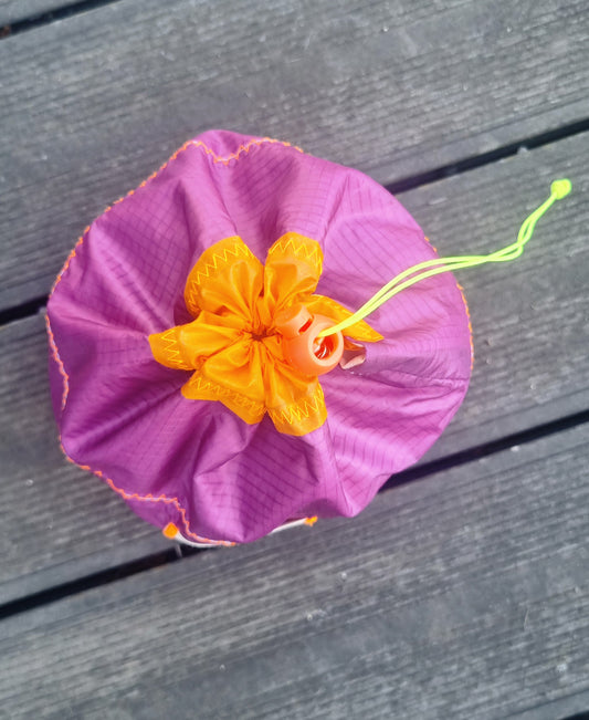 Pochon imperméable violet blanc orange
