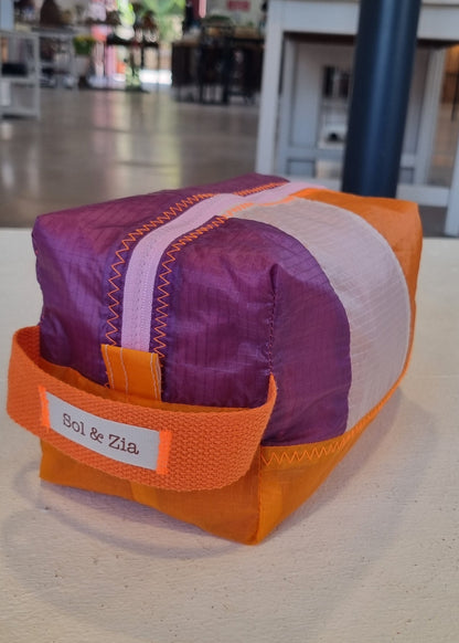 Trousse de toilette violette orange blanc zip rose